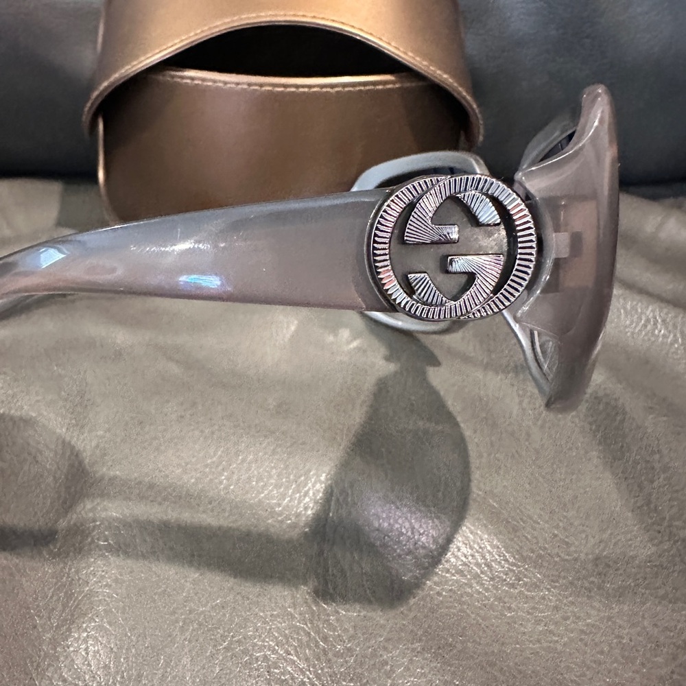 Gucci Sunglasses with Gold Case - Picture 2 of 5
